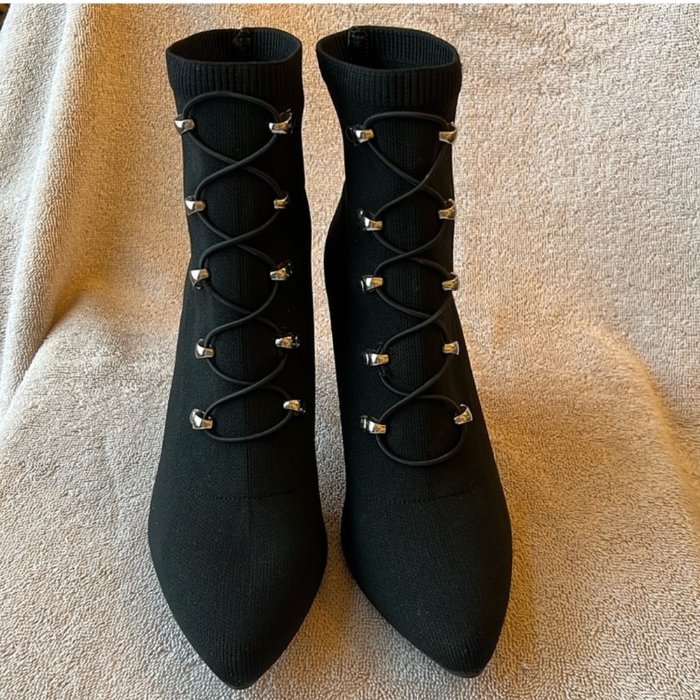 New heels great condition size 7.5